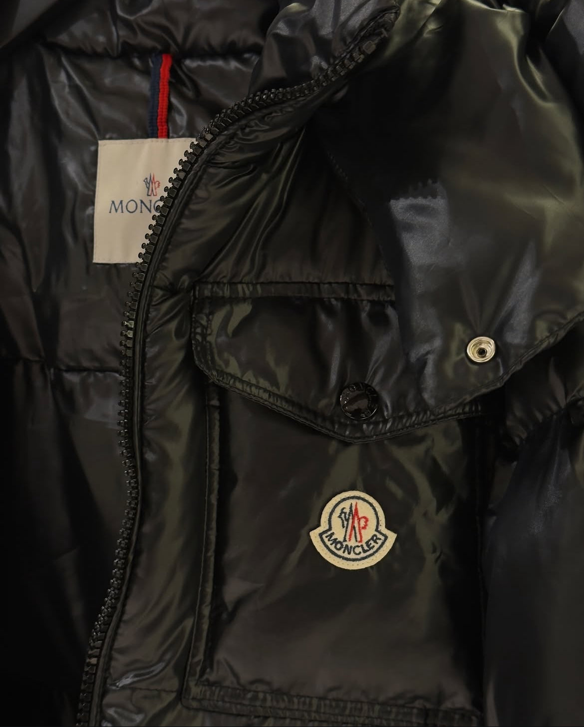 MONCLER MONTBELIARD SHORT DOWN JACKET