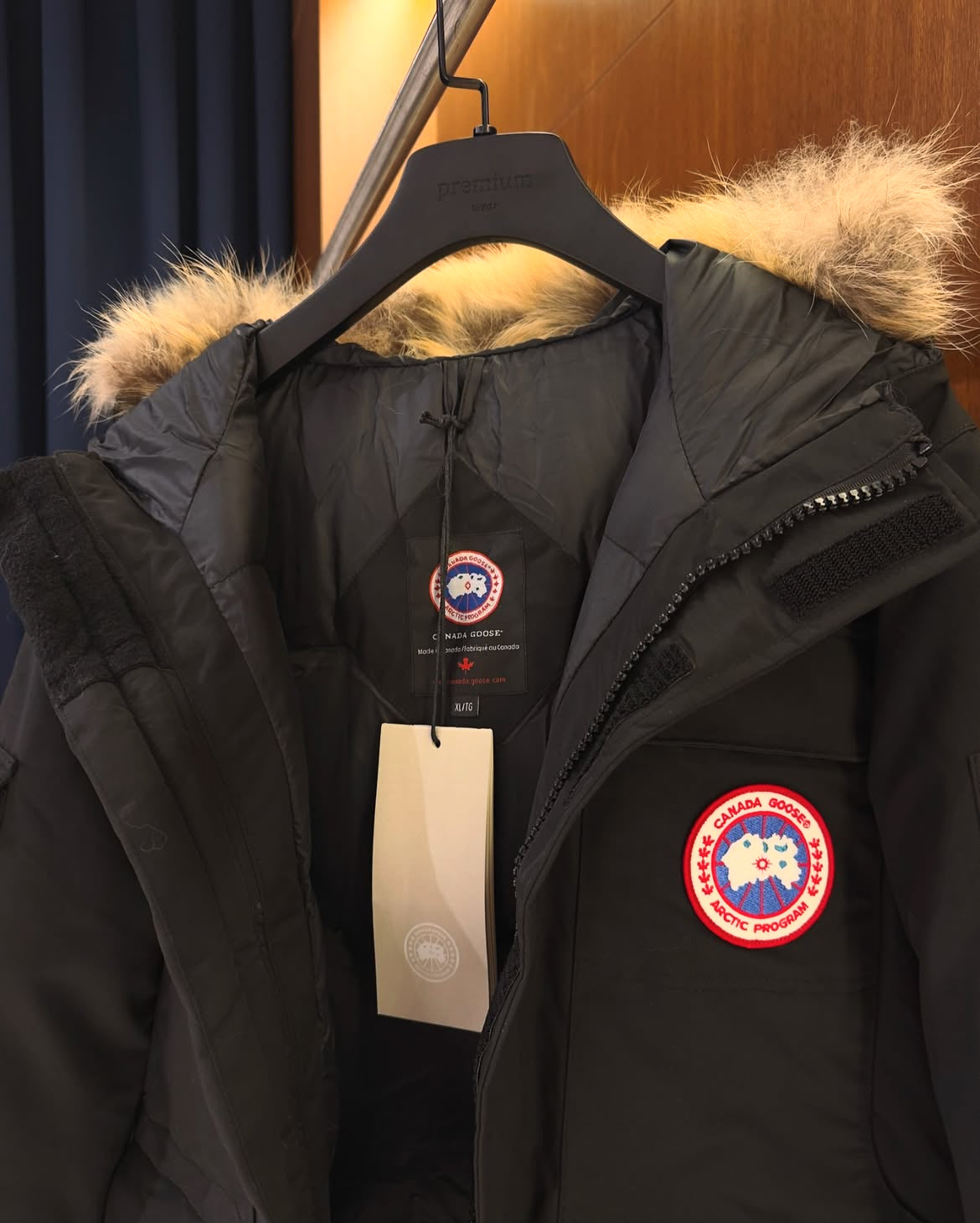 Canada Goose Logo-Patch Hooded Down Jacket