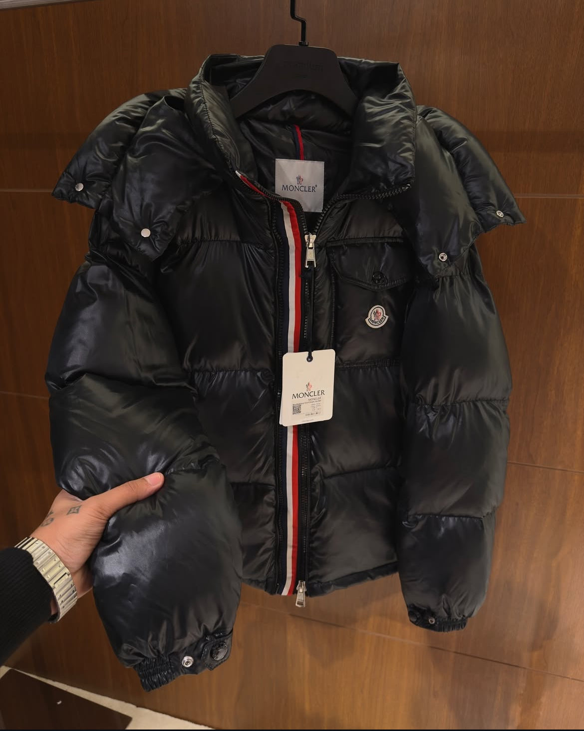 MONCLER MONTBELIARD SHORT DOWN JACKET