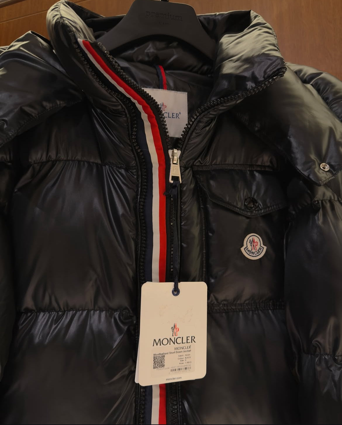 MONCLER MONTBELIARD SHORT DOWN JACKET