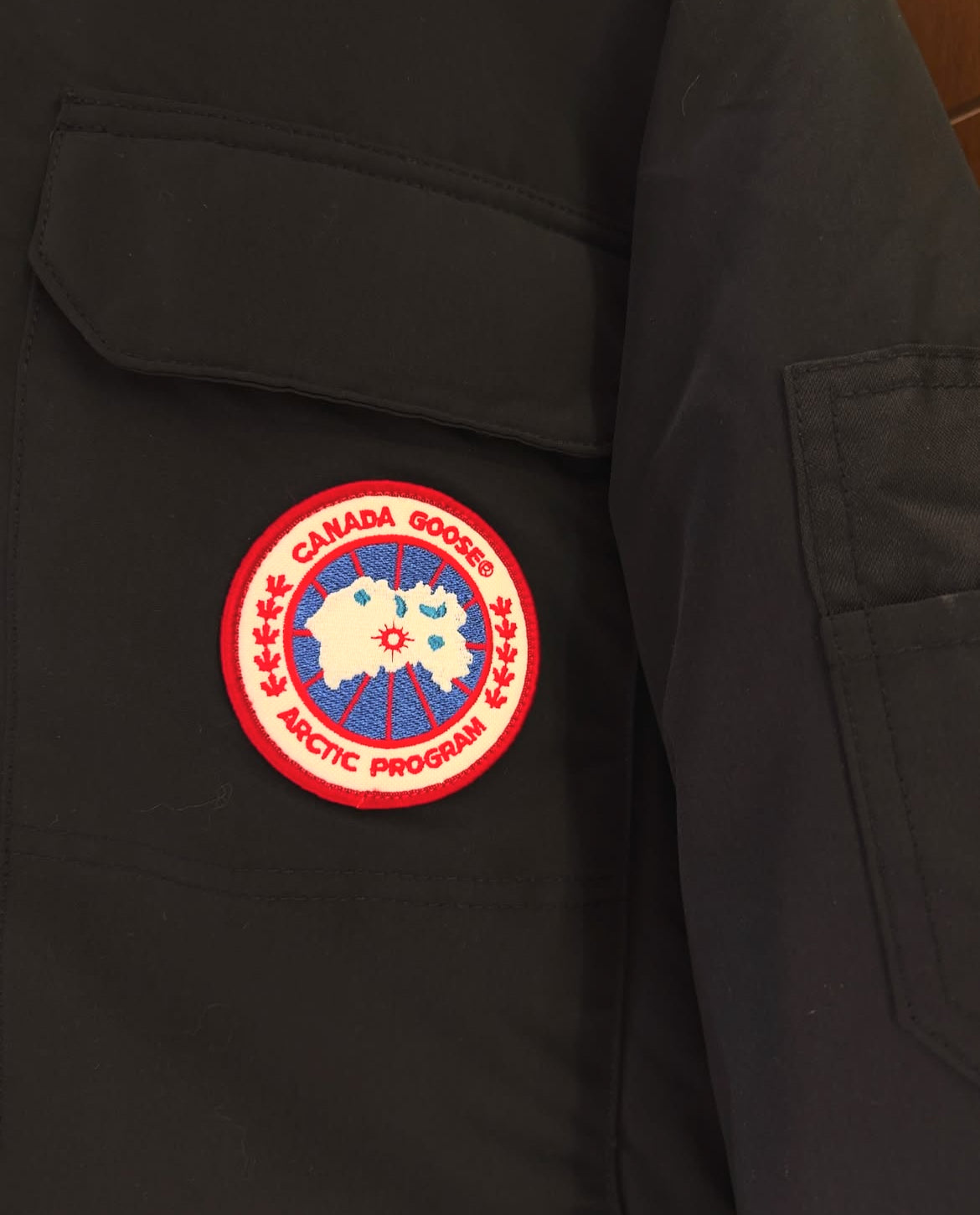 Canada Goose Logo-Patch Hooded Down Jacket